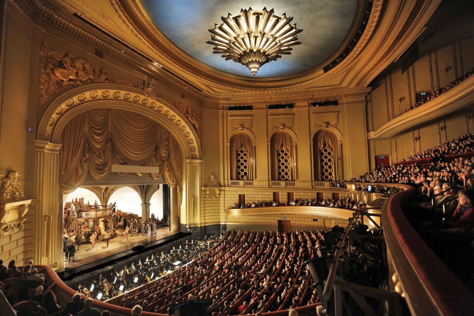 Exploring the Magic of SF Opera's Folle de Rolle
